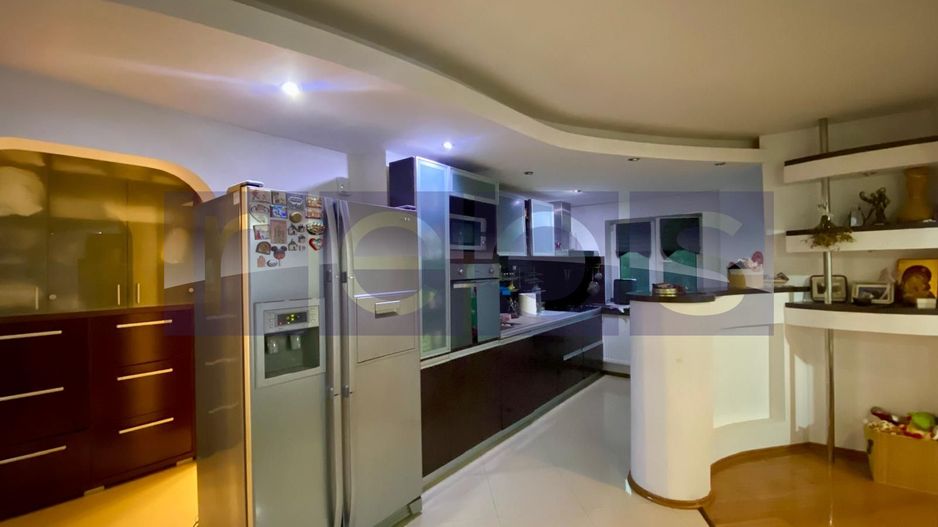 DE VANZARE APARTAMENT 3 CAMERE RENOVAT, 2 BAI | DRUMUL SARII - Poză 2