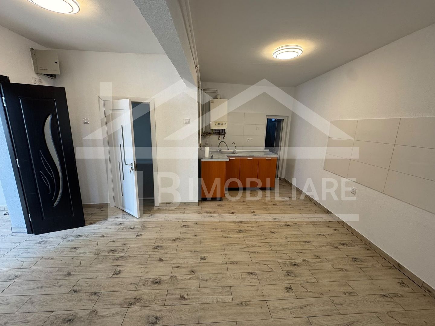 Casa cu 4 camere, 180 mp, Zona Semicentrala - Poză 6
