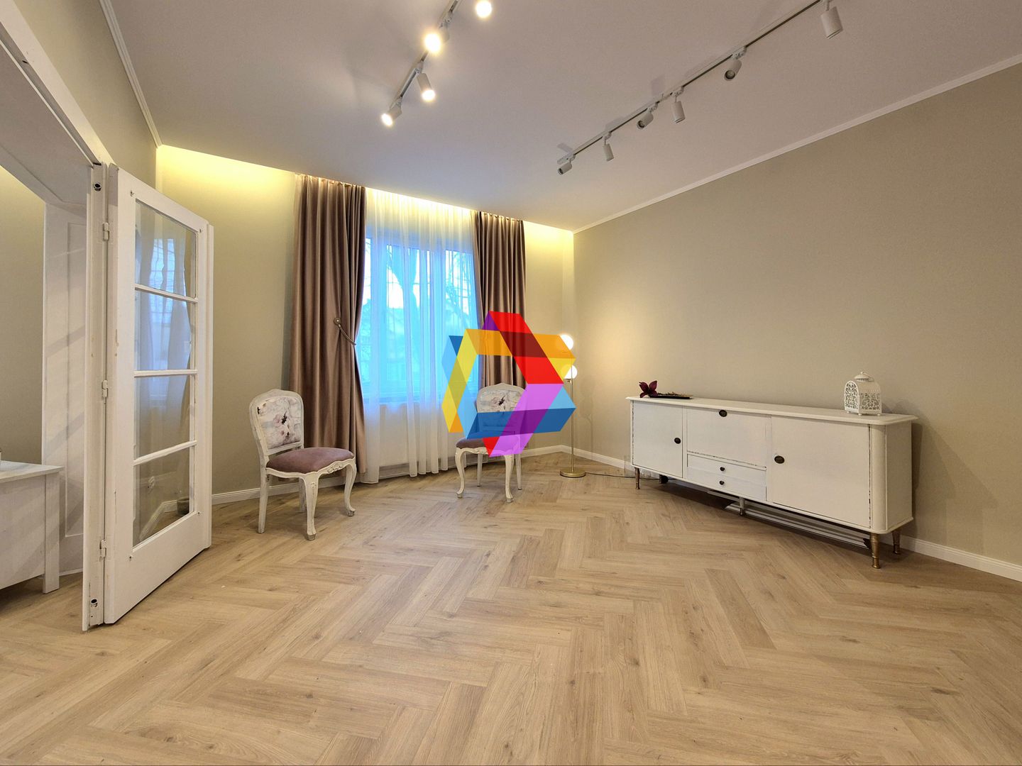 Spatiu de birouri la casa - 183 mp - Poză 2