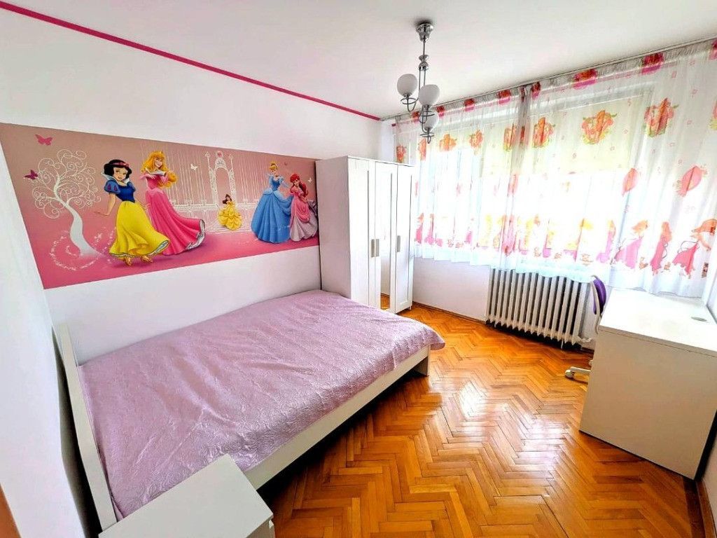 Apartament 4 camere. Decomandat. 2 Bai. Parcare. Brancoveanu. Huedin. - Poză 1