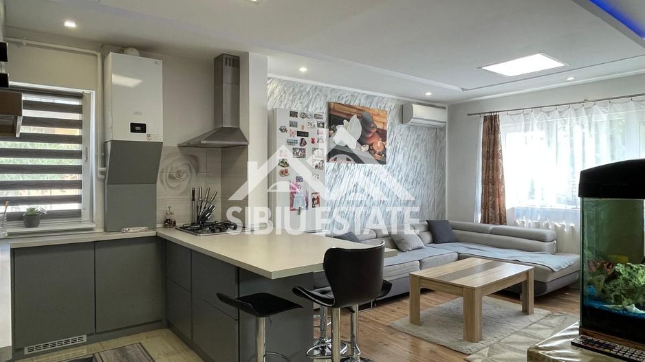 Apartament mobilat utilat 3 camere 2 balcoane–Șelimbar, Brana 123000 e - Poză 3
