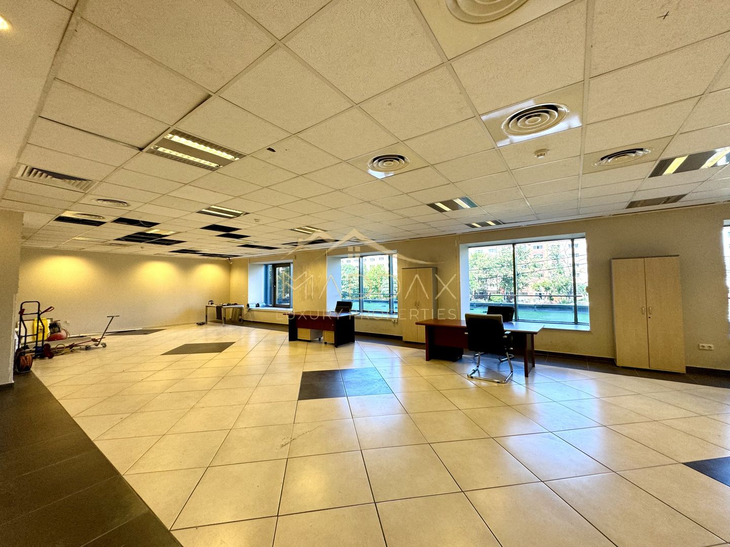 Spatiu comercial stradal *184mp* + curte *260mp* // Grozavesti - Poză 9