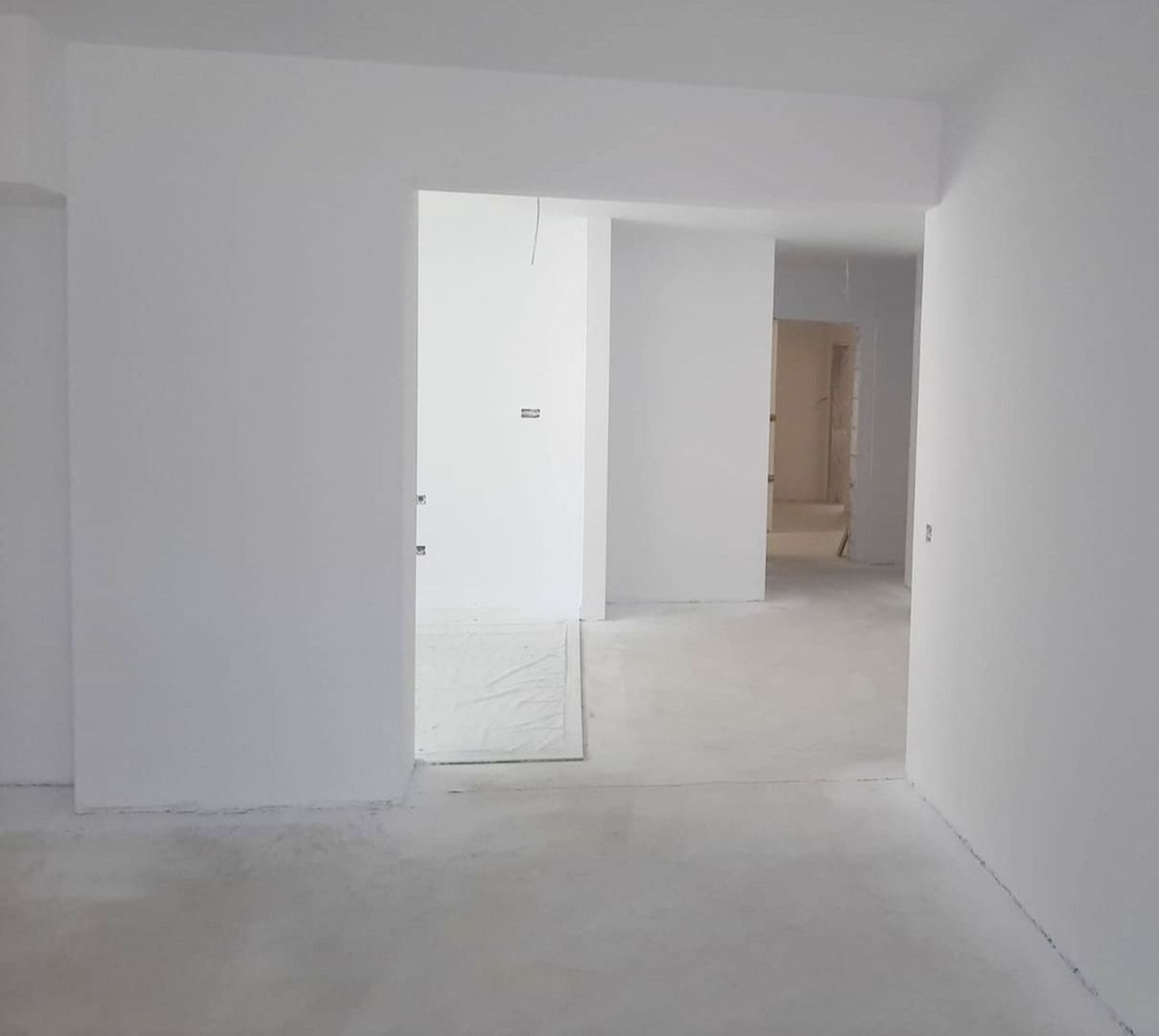 Apartament 3 camere 82 mp + 2 terase de 24 mp zona rezidentiala aerisita - Poză 7