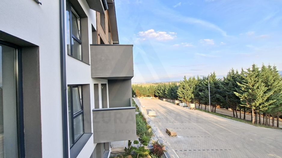 Apartament premium 3 camere + curte 50 mp 2 băi 61,4 mp utili Cristian - Poză 5