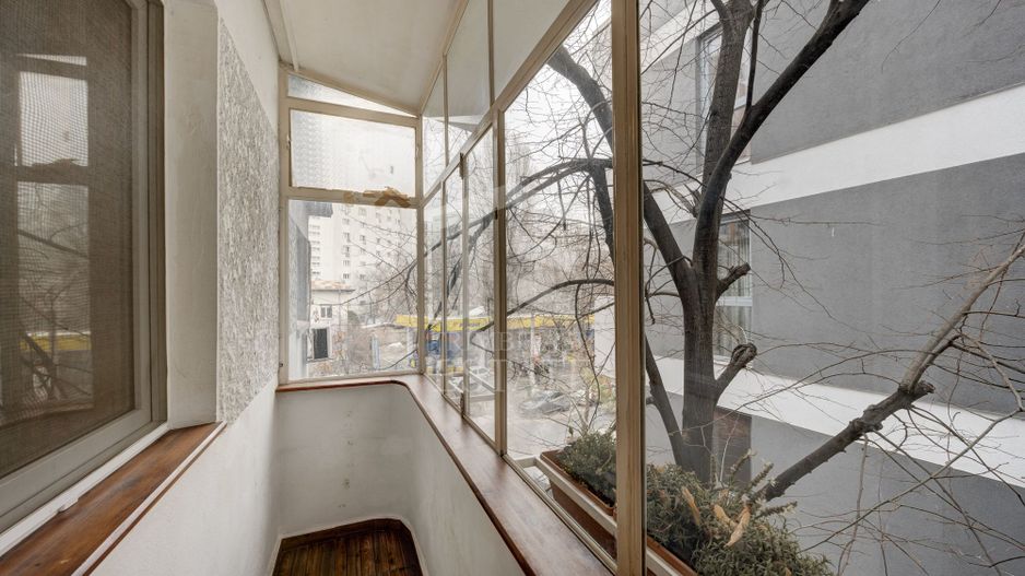 2 Apartamente  in Vila 5 Cam Metrou Basarab Gara de Nord - Poză 17