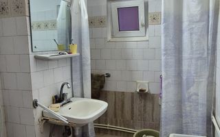 Apartament cu 3 camere de vazare in Cugir - Poză 8