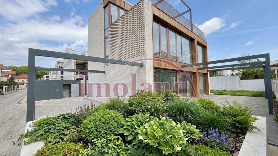 Vanzare - vila NOUA - 6 camere+curte - Iancu Nicolae-Pipera - Poză 1