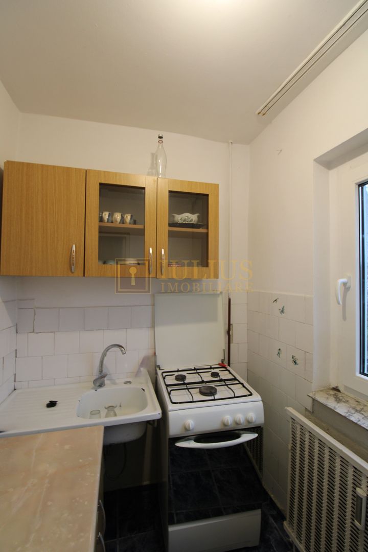 St. Invatatorului, o camera, perfect pentru o persoana sau cuplu. - Poză 5