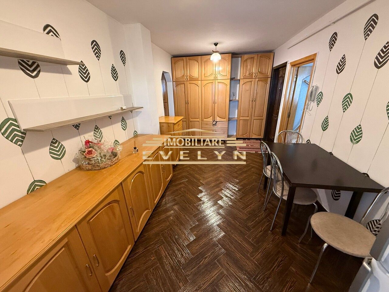 Apartament 2 camere, decomandat – Zona Donici - Poză 3