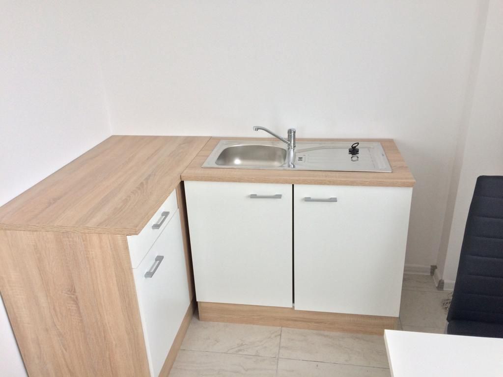 SAD birou cu 4 camere si balcon - Poză 12