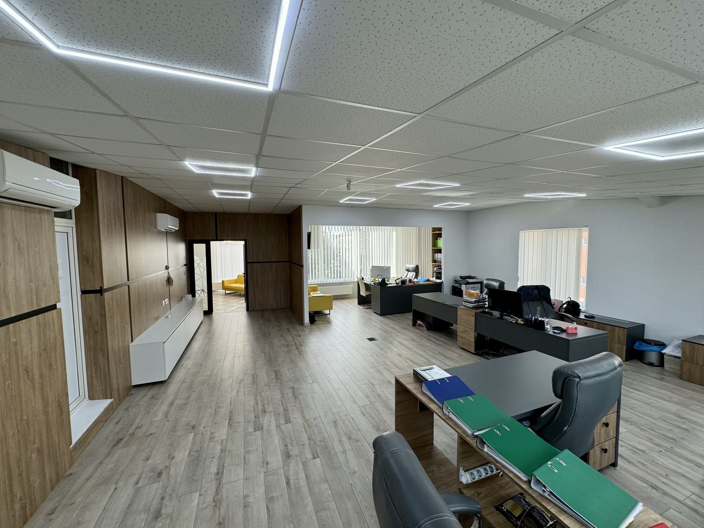 Clădire SAD de închiriat, situată la intrarea în Dumbrăvița - Poză 17