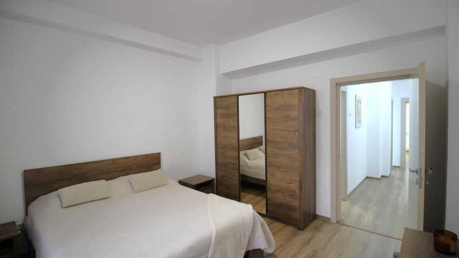 Piata Romana, 4 camere 138 MP total, Etaj 2/9, renovat - utilat, liber - Poză 35