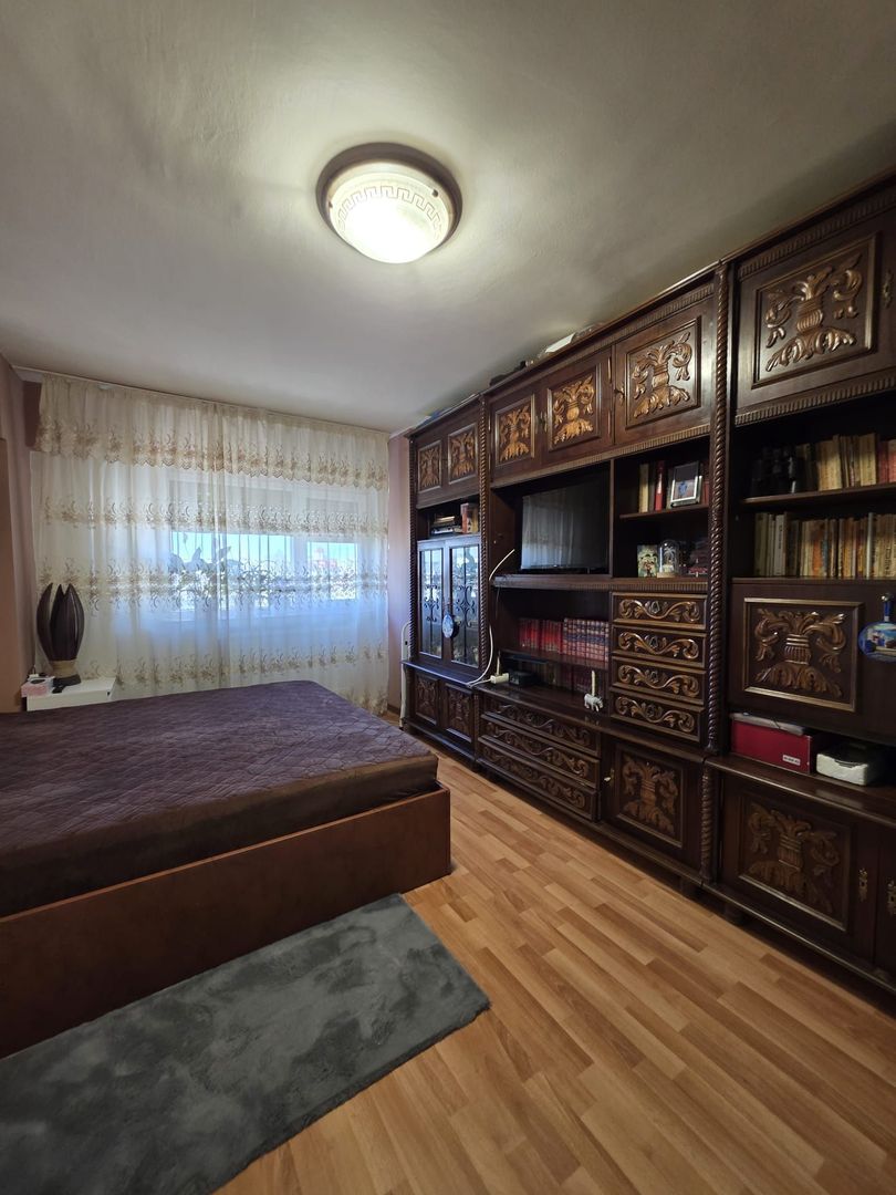 Apartament 4 camere decomandat- Zona Electroputere Mall - Poză 2