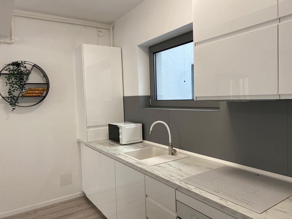 BRASADAS inchiriaza ap 1 cam 50 mp mobilat metrou. - Poză 17