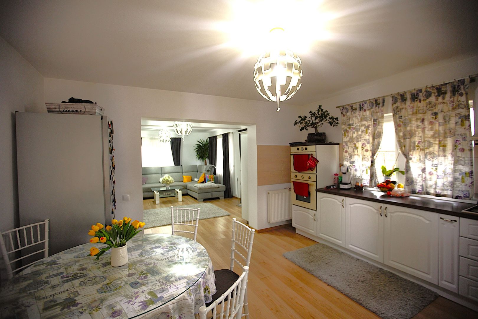 Vila moderna, Izvor - Poză 4