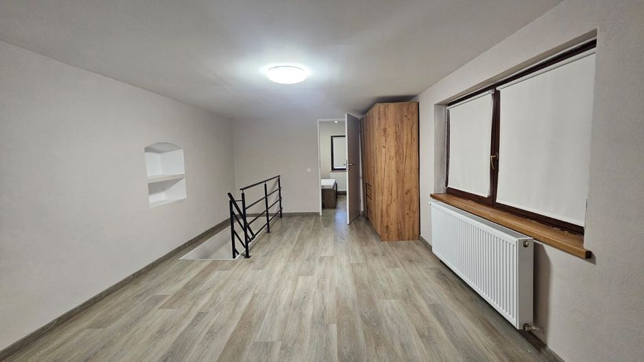 Apartament la casa de inchiriat 3 camere Cisnadie - Poză 6