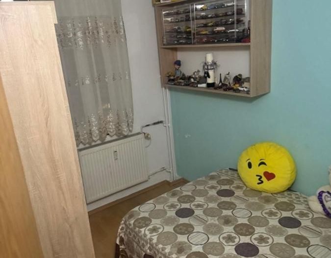 Apartament spatios cu trei camere, Brancoveanu, 80.000€ negociabil - Poză 6