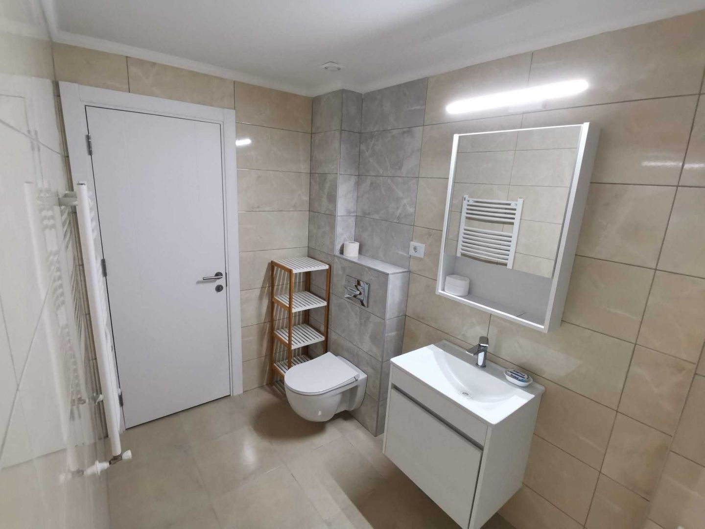 De închiriat apartament 3 camere zona Energia -  Termen Lung - Poză 6