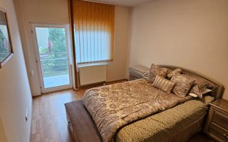 Vila superba cu cinci camere zona centrala - Poză 21