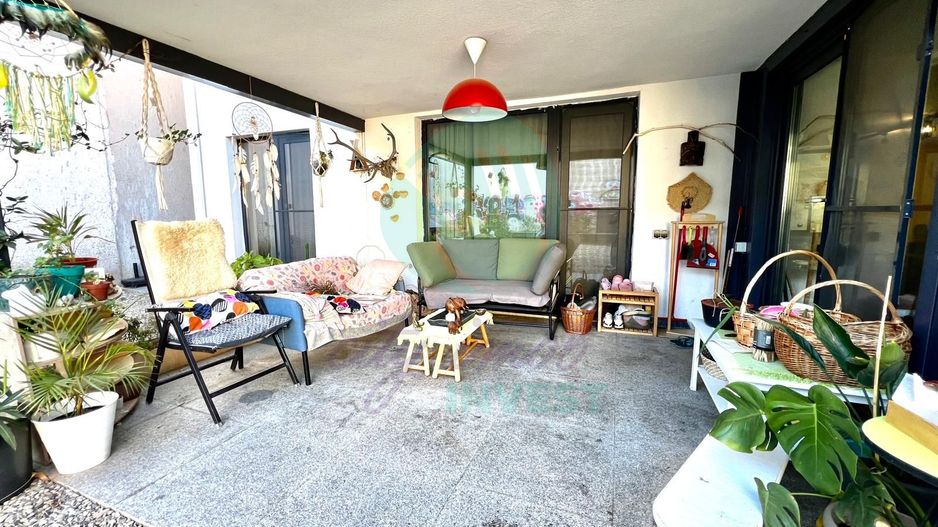 Proprietate UNICĂ– Apartament cu 4 Camere si Curte Proprie 210 mp - Poză 4