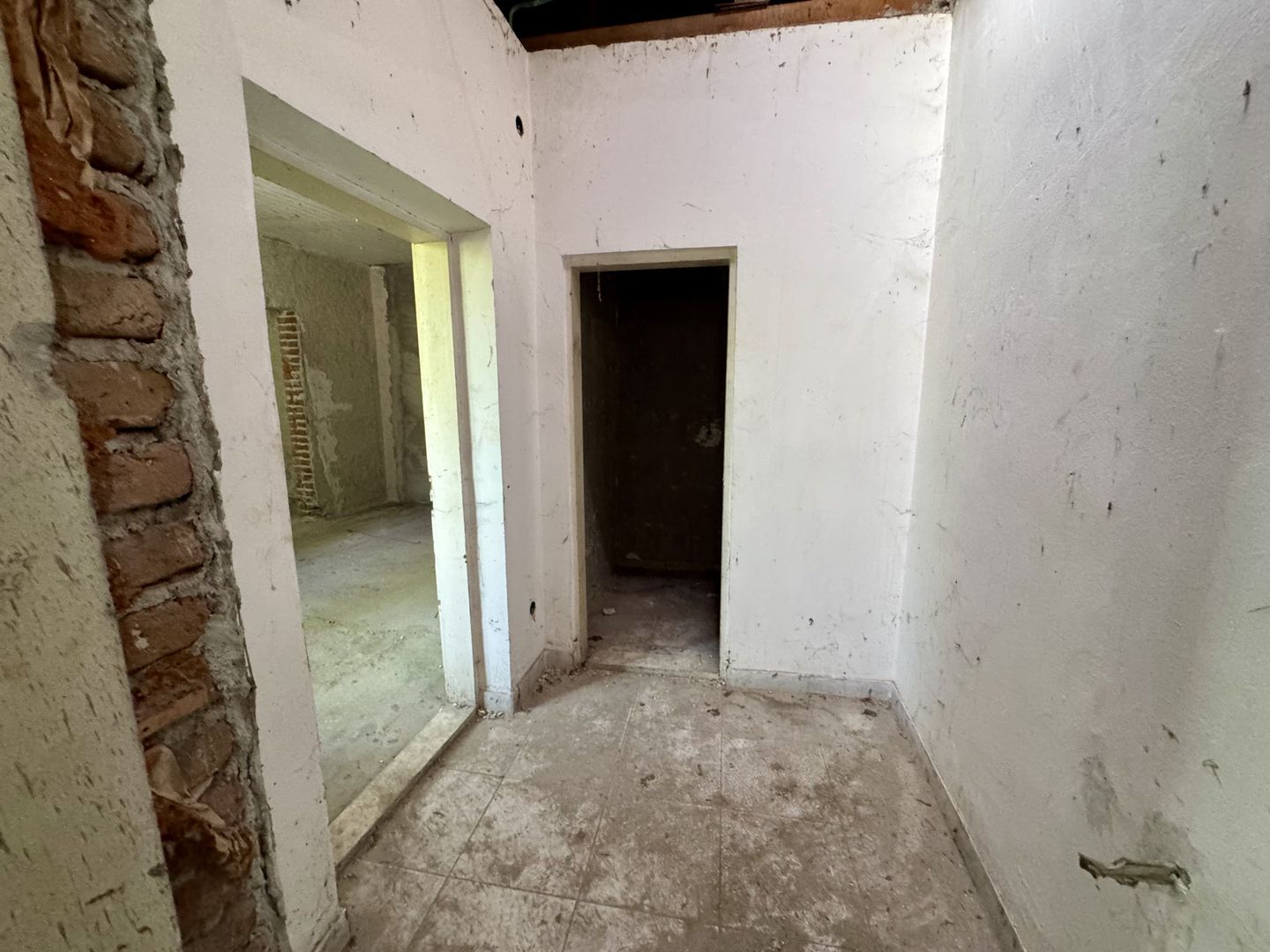 OPORTUNITATE RARA - imobil central, multifunctional, curte PROPRIE - Poză 36