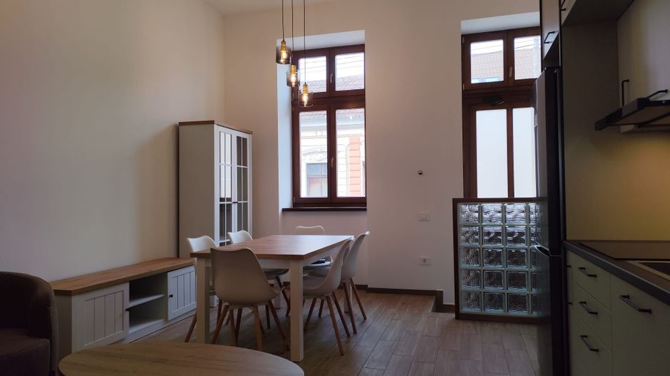 Vanzare | proprietate ultracentrala | studio + ap.2 camere | Oradea - Poză 10