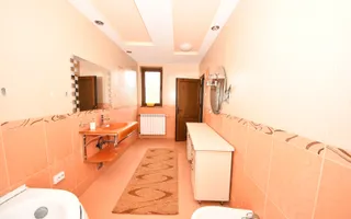 Vila spatioasa, pretabil pentru locuit/clinica, zona Micro 17 – Galati - Poză 26