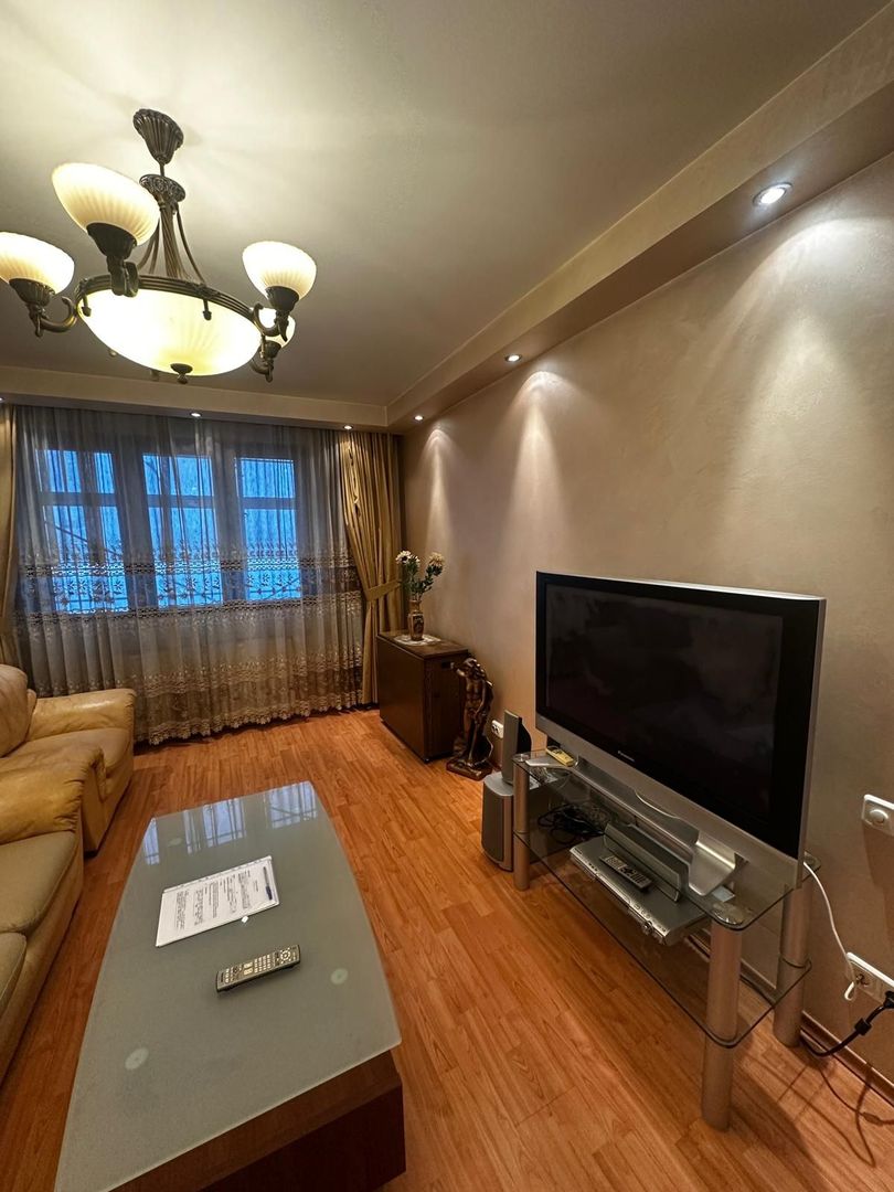 Apartament 3 camere, parcare inclusă, pet friendly, metroul la scara blocului - Poză 1
