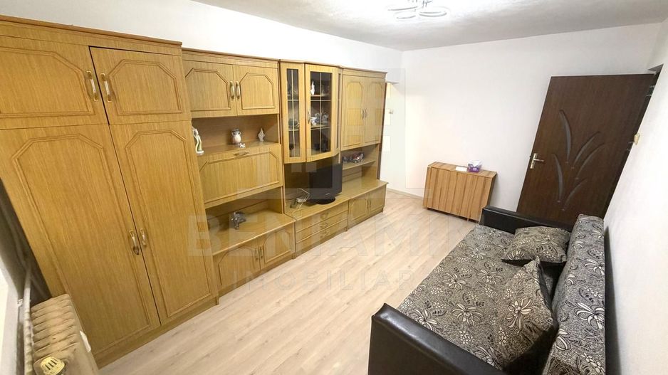 3 camere semidecomandat zona Materna -etaj 1- vedere bilaterala - Poză 2