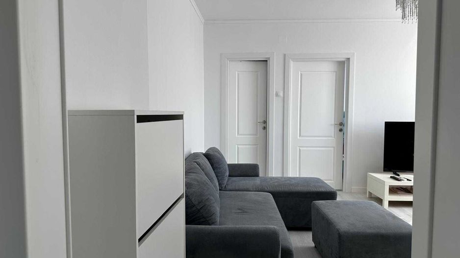 Apartament 2 camere de vânzare - Piața Romană - mobilat nou, vedere pe spate - Poză 2