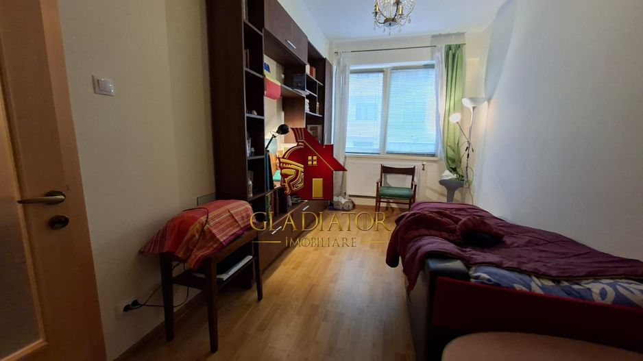 Cartier Visoianu ETAJ 1, bloc 2015, parcare, loc de joaca, statie BUS - Poză 1