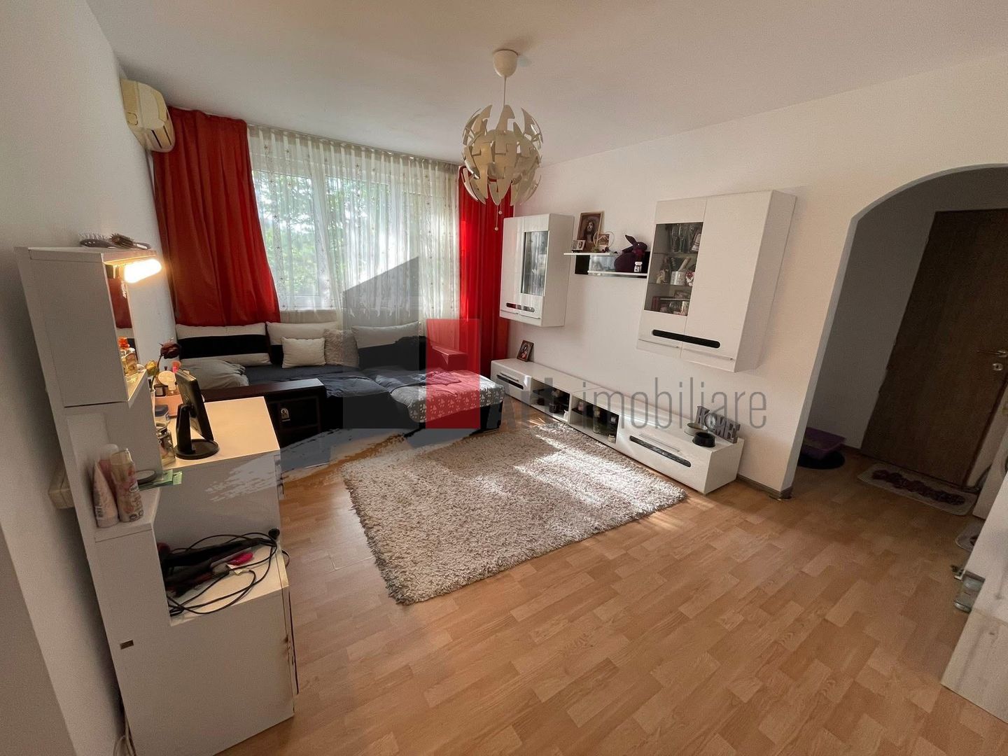 Apartament cu 3 camere în Zona 1Decembrie - Poză 2