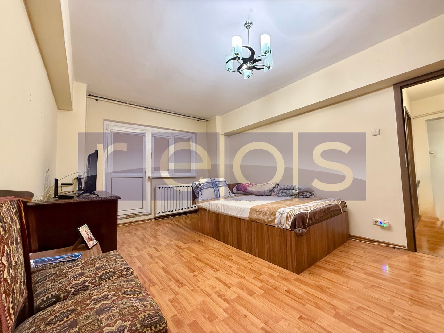 VANZARE 3 CAMERE | ZONA TITAN | MOBILAT SI UTILAT - Poză 1