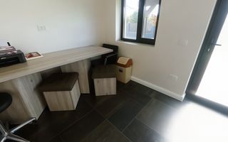 Proprietate Premium cu Două Case și Piscină în Hemeiuș - Poză 22