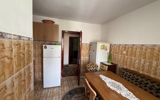 3 decomandate, etaj 2/4, centrala termica, Rovine - 157 000 Euro - Poză 8