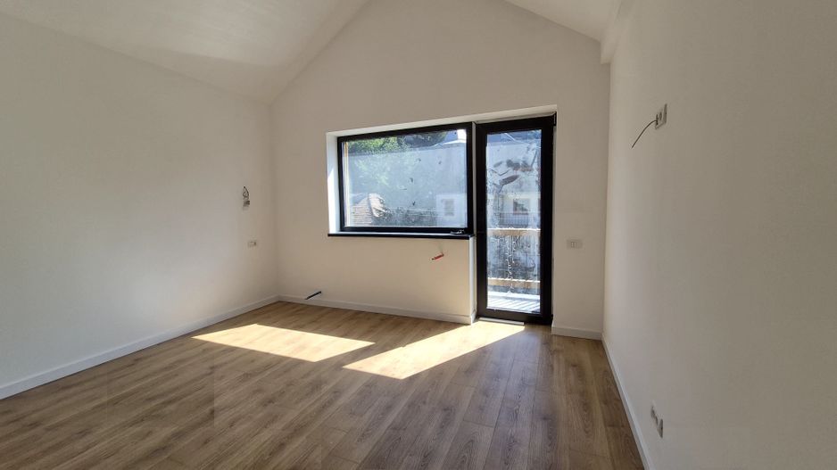 Apartament cu 4 camere 125 mp (4 garsoniere) la cheie + 60 mp pod - Busteni - Poză 6