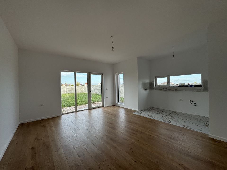 Duplex cu 4 camere si teren generos de 352 mp – Mosnita Noua - Poză 2