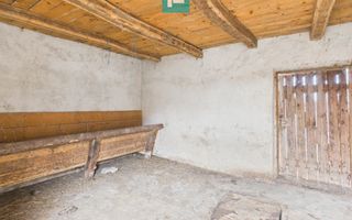 Casă modestă cu 3 camere de renovat în Mișca - Poză 10