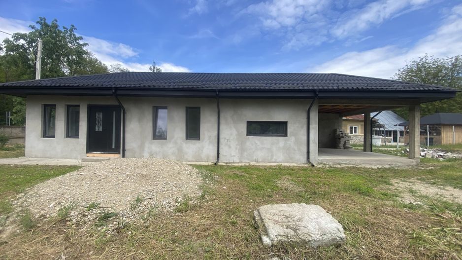 Casă primitoare cu teren generos de 2770 mp, în Adânca – Comision 0% - Poză 2