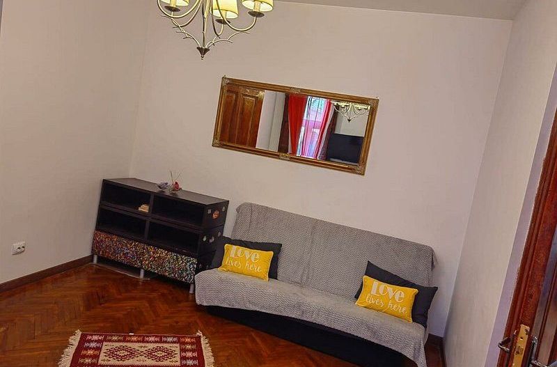 Casa cu doua camere, mobilata si utilata, zona centrala - Poză 7