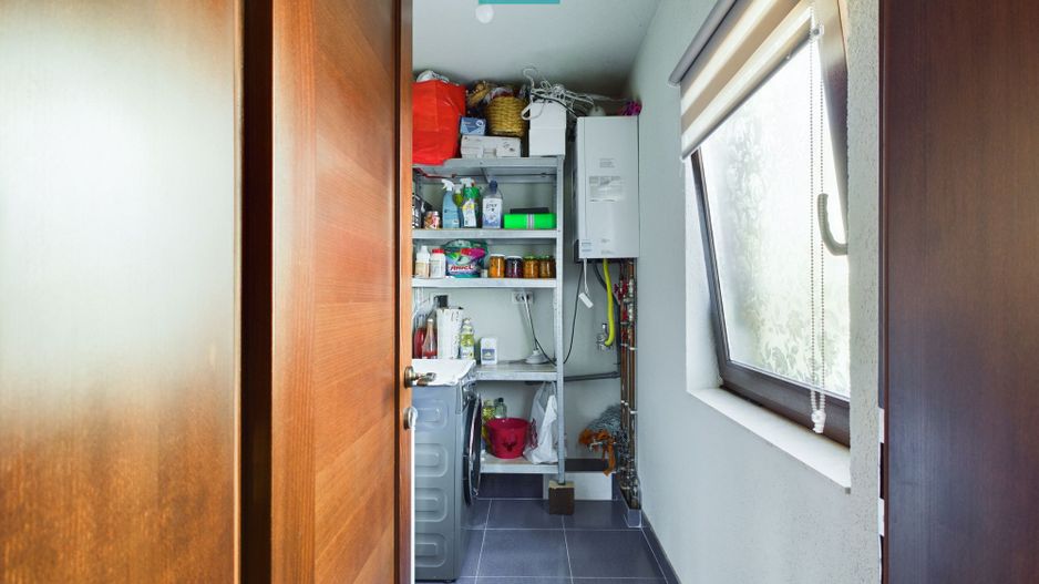 Vilă cu mansardă în Bujac - Poză 17