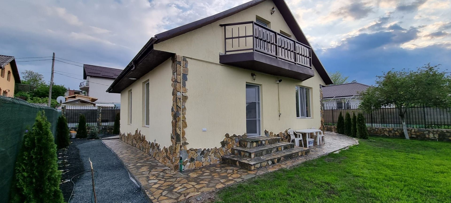 Vila noua, P+M, teren 350 mp - zona Bariera Traian - COMISION 0% - Poză 12