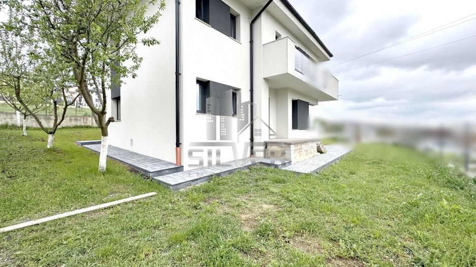 Casa  individuala cu teren de 472 mp in zona centrala. - Poză 1