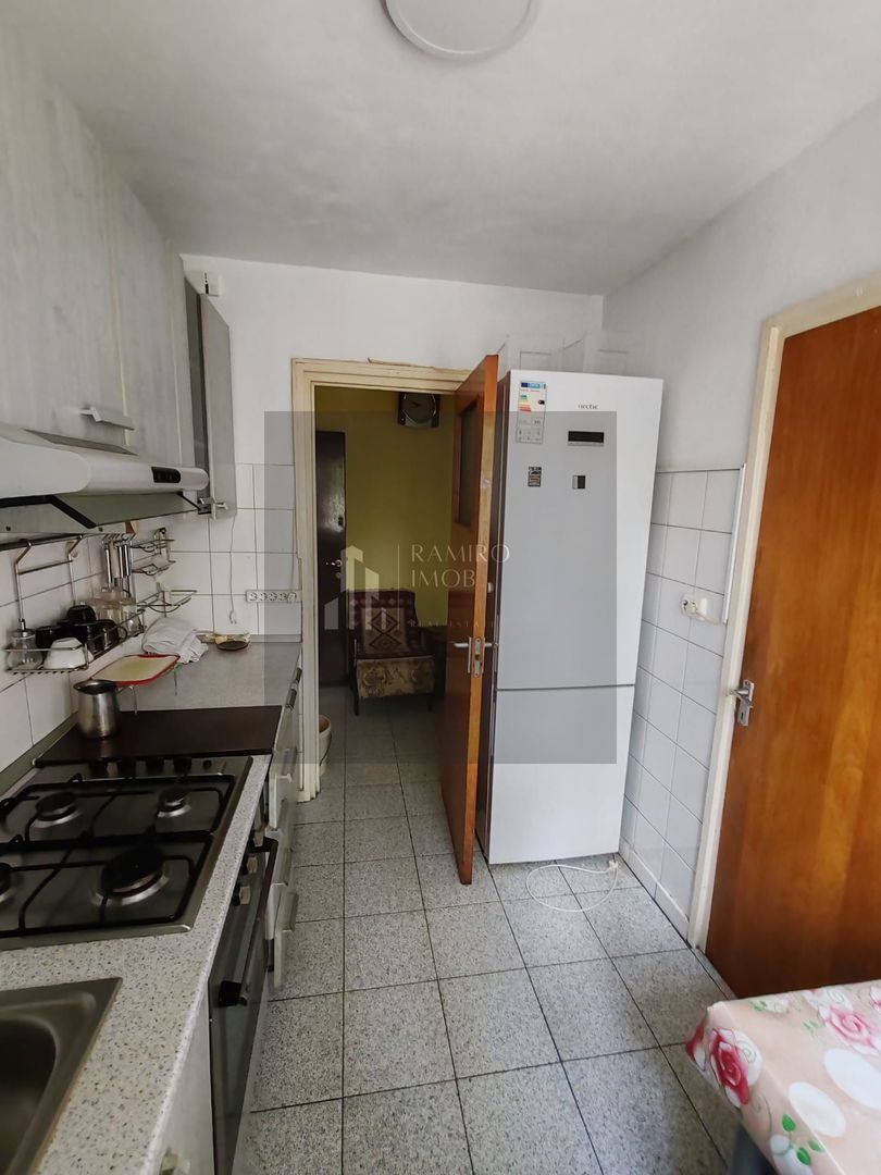 Apartament 3 camere, bloc 4 etaje, Berceni/str Dorohoi, curat - Poză 8