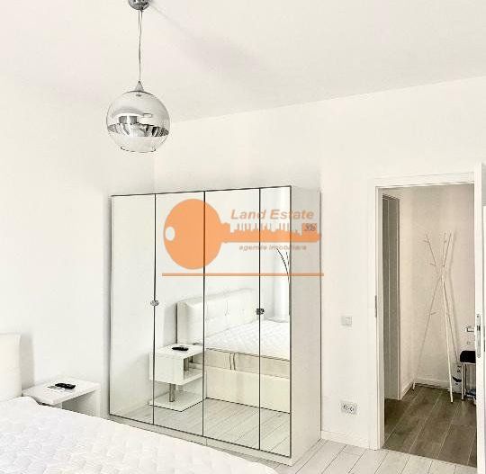 Garsoniera Grozavesti , Centrala propie , Metrou - Poză 1