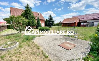 Ungheni - Casa 5 camere, 240mp, teren 1390mp, - Poză 1