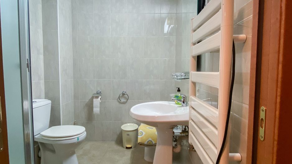 Cladire cu functiuni mixte - Poză 22