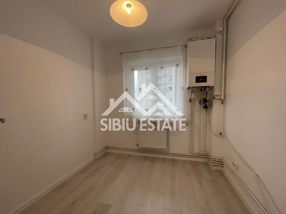 Apartament decomandat cu 2 camere, balcon, etaj 3, recent renovat, -Sibiu - Poză 13