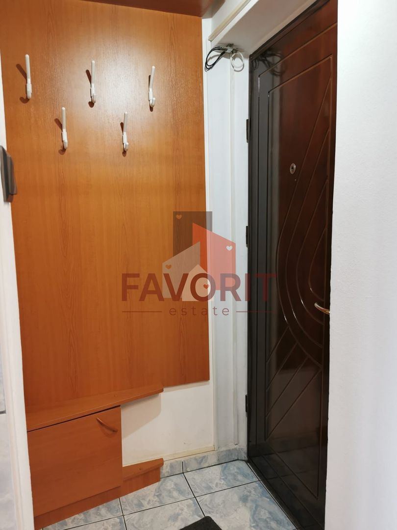 3 camere | centrala proprie | mobilat si utilat | balcon | zona excelenta | - Poză 9