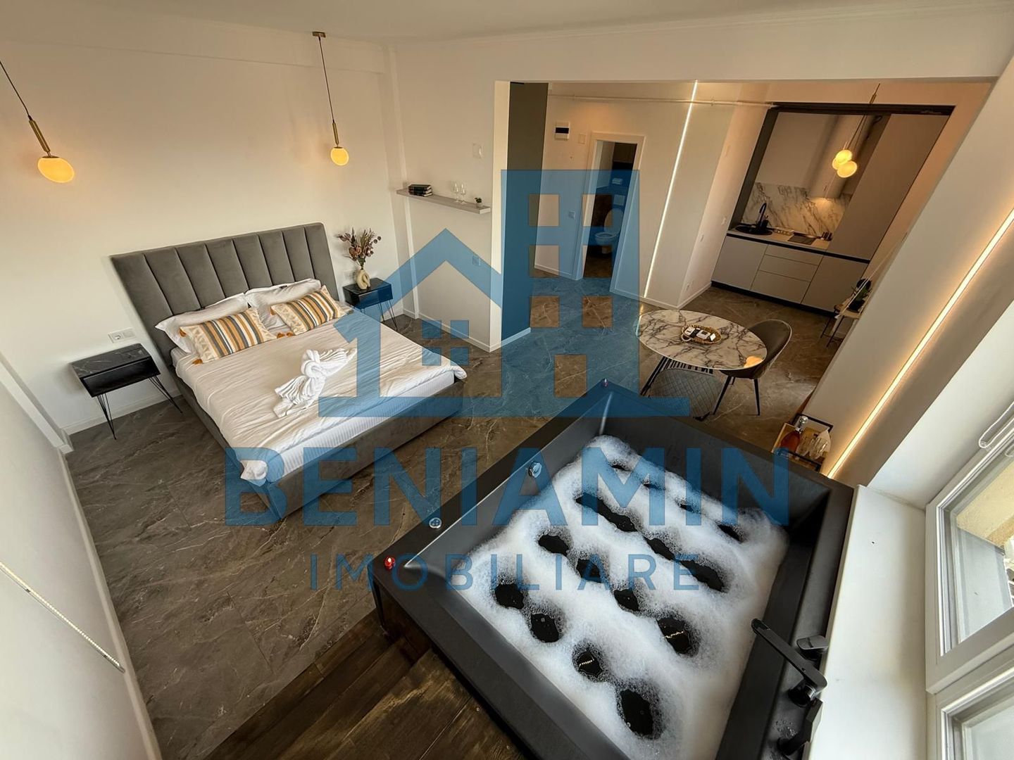 Garsoniera cu Jacuzzi-Vedere panoramica-Investitie regim hotelier-Top - Poză 2